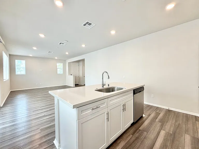 40617 Birchfield Dr — Photo 11