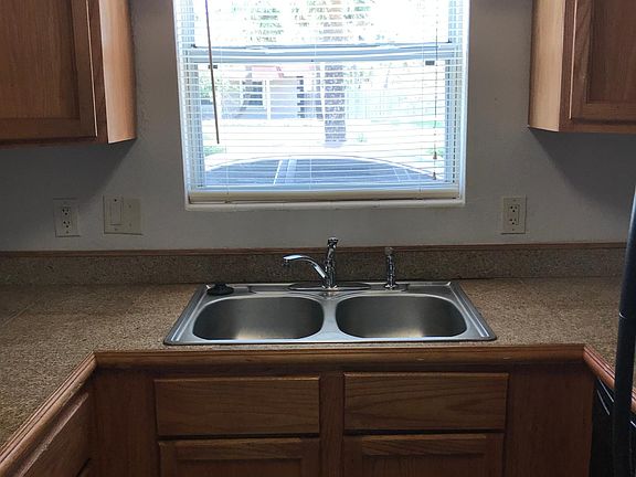 5th image of 2609 N Oleander Ave APT 15