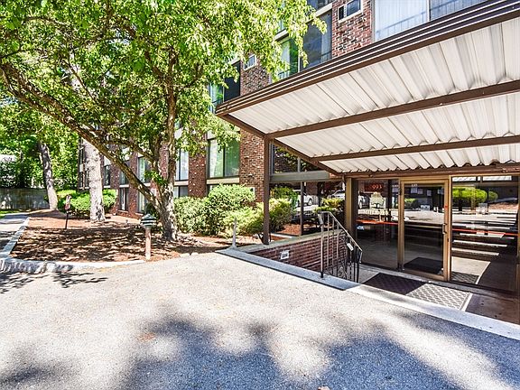2nd image of 993 Massachusetts Ave APT 212