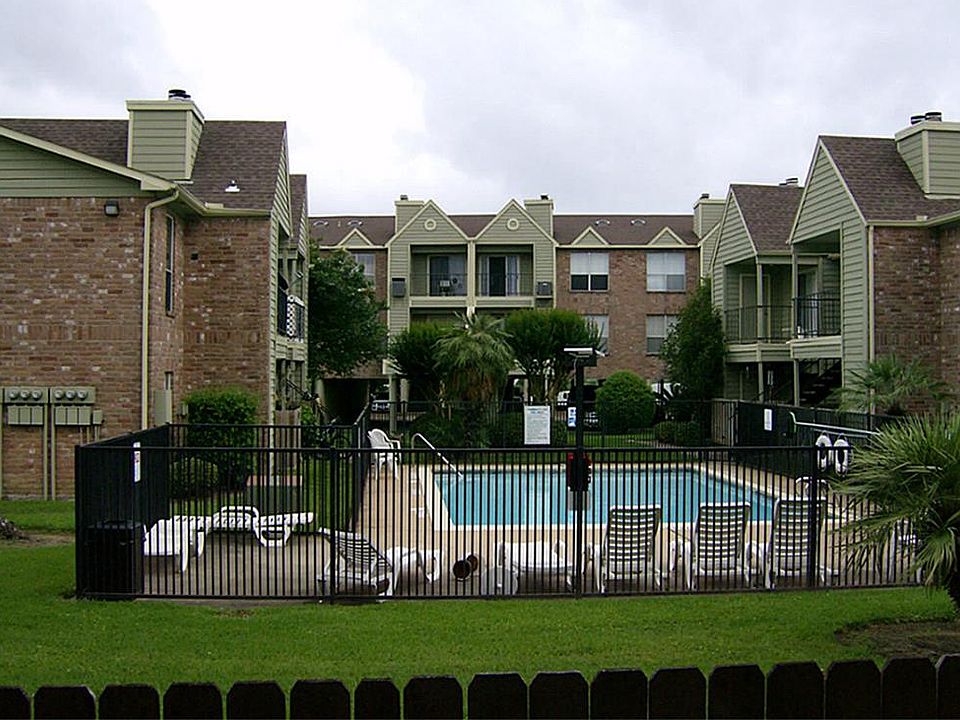 1st image of 18800 Egret Bay Blvd APT 405