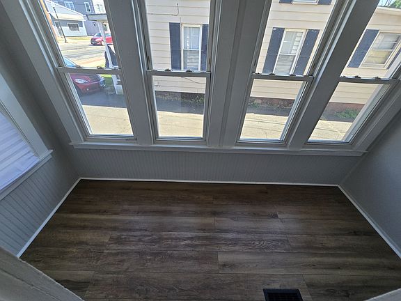 2nd image of 470 Main St #1F1