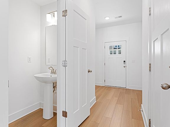 4th image of 415 Hazelcote Rd