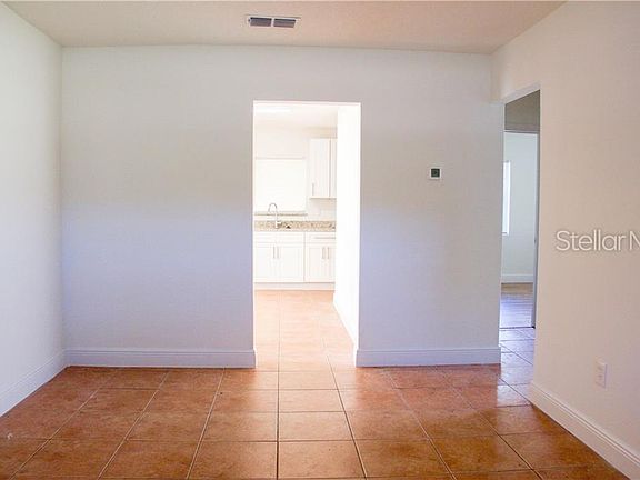 5th image of 2160 Colonial Ave