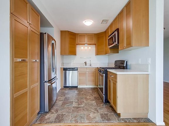 4th image of 3723 Arnold Ave