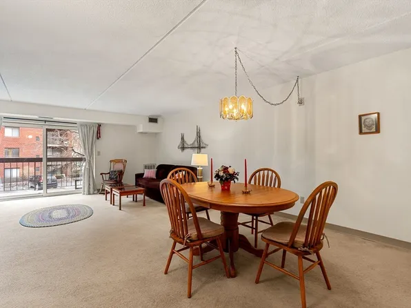 159 Main St APT 12B, Stoneham, MA 02180