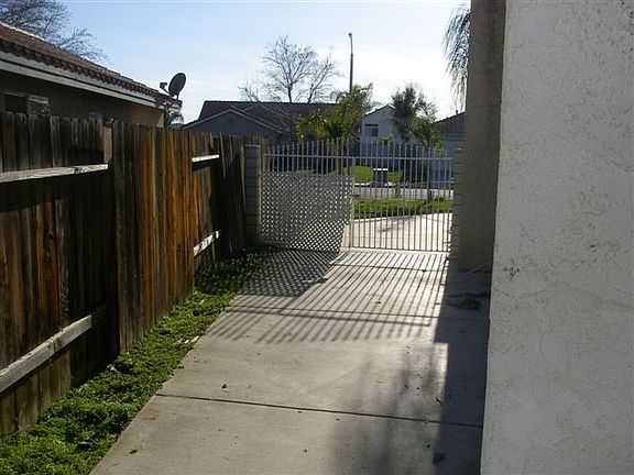 3rd image of 1576 Eagle Mountain Pl