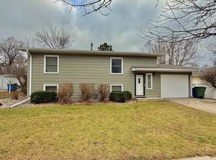 2012 1st St, Brookings, SD 57006