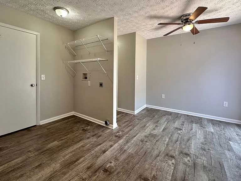 2021 N Sizer Ave #L — Photo 55