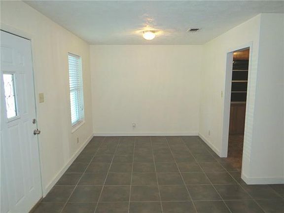 5th image of 213 Cherry Ln