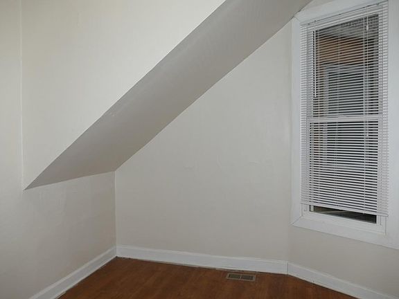 5th image of 9624 S Ewing Ave #9630