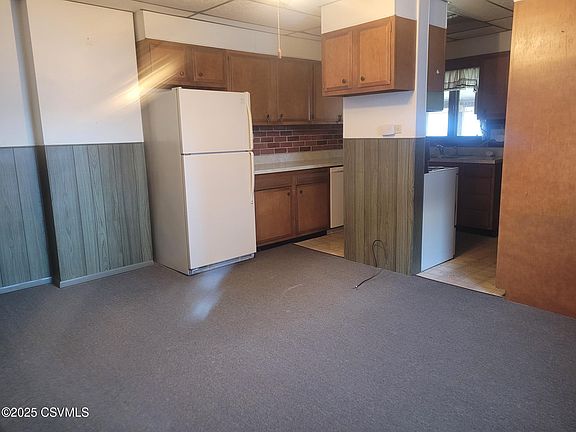 4th image of 411 1/2 Elm St