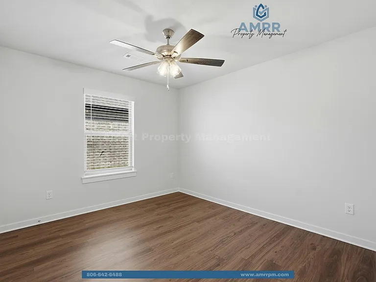 400 Cattleman Ln — Photo 23