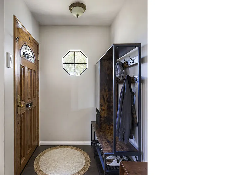 1132 N Reese Pl — Photo 7