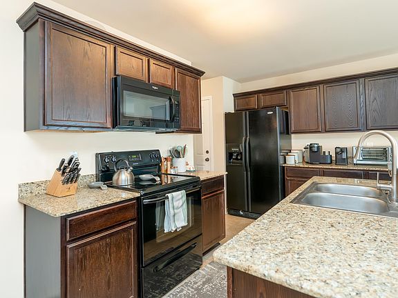 5th image of 42134 N City Park Dr