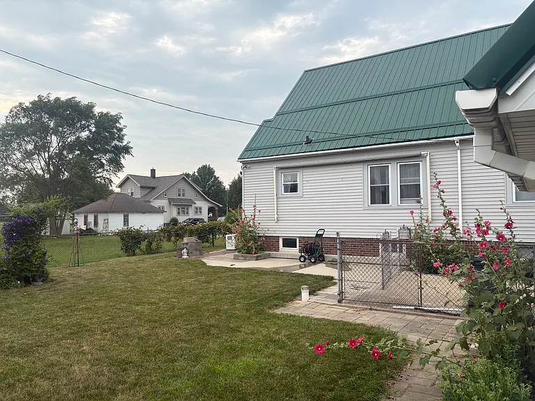 9457 W Saginaw Rd — Photo 17