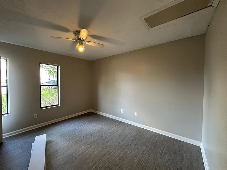 2120 Pinetree Dr #2 — Photo 7