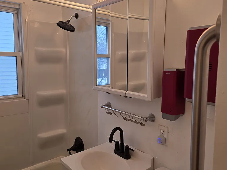 443 Agnes St — Photo 13