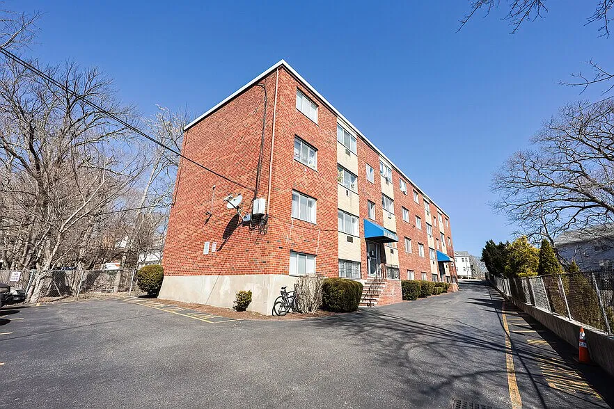 1 bed, 900 sqft, $2,300 — Photo 1