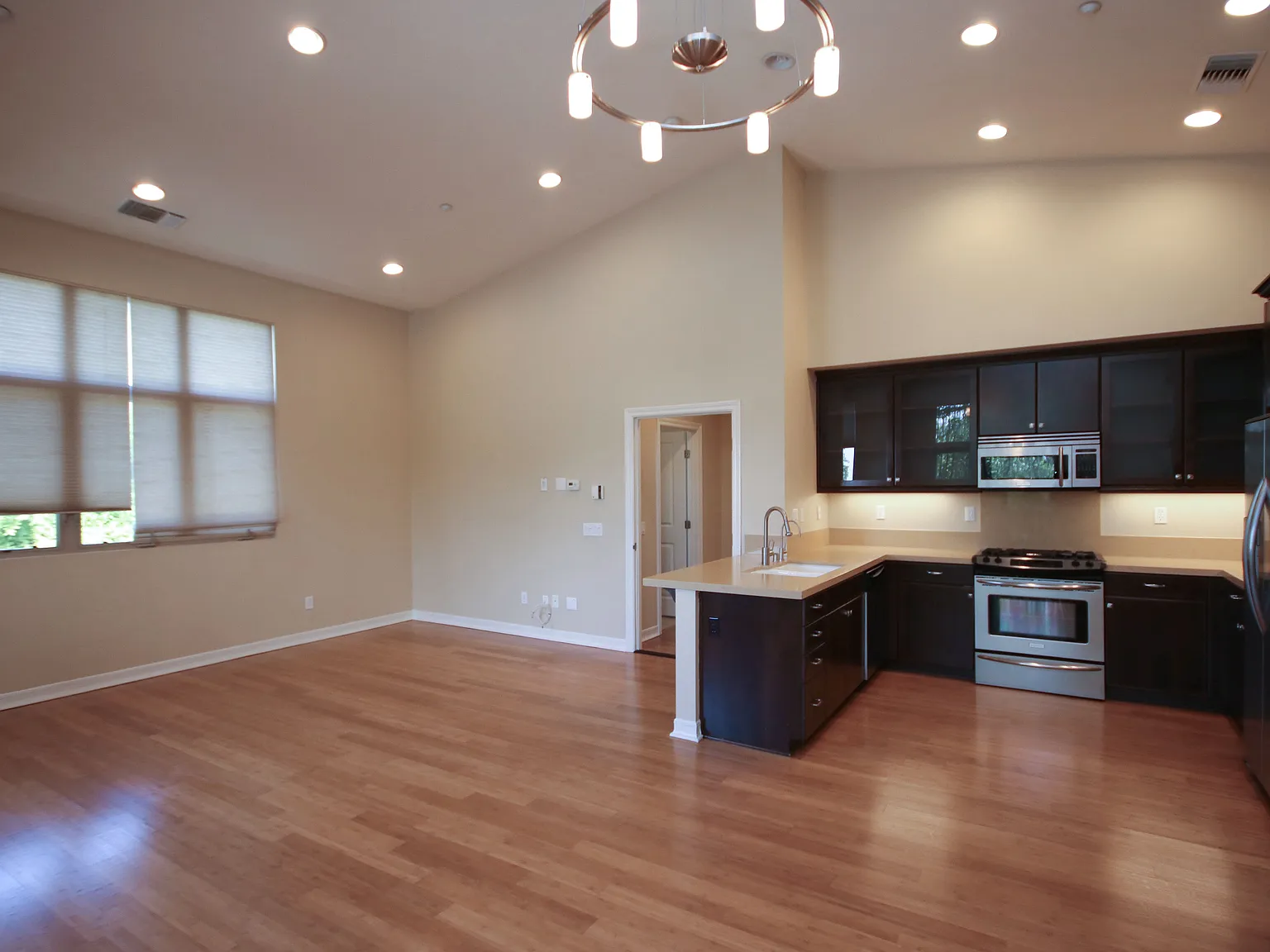 2 bed, 1510 sqft, $3,995 — Photo 4