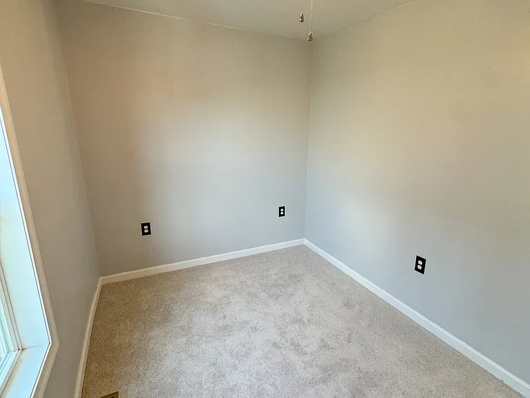 687 State St — Photo 15
