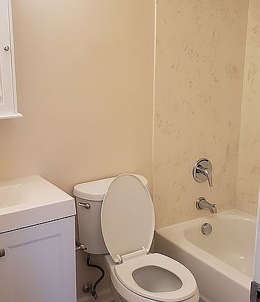 4th image of 72 Sunnyside Dr #21