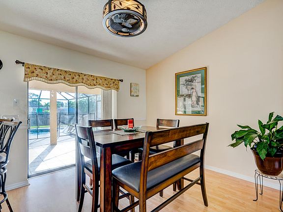 5th image of 2791 SW Ensenada Ter