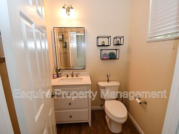 3rd image of 371 Huerta St