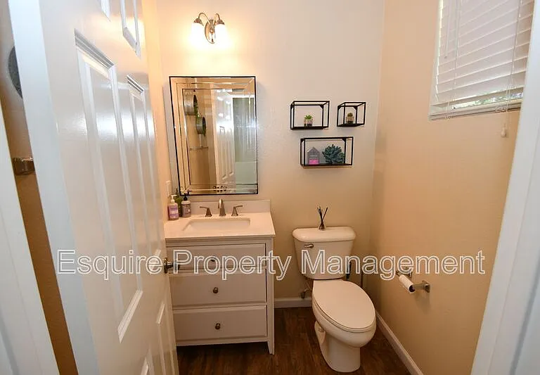 371 Huerta St — Photo 3