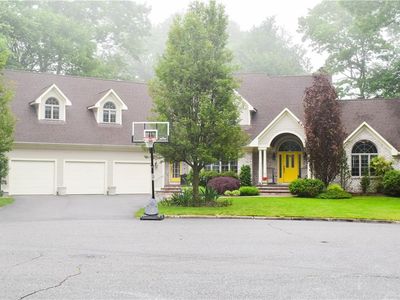 10 Lace Cir, Cranston, RI, 02921