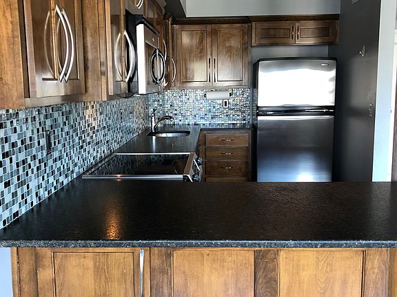 3rd image of 803 W 48th St APT 901