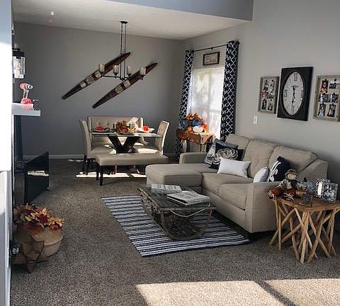 Living/Dining Room Area