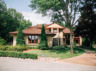 18980 Danbury Ct, Brookfield, WI 53045