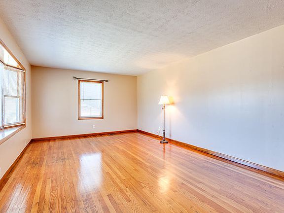 5th image of 4304 Eagle Dr