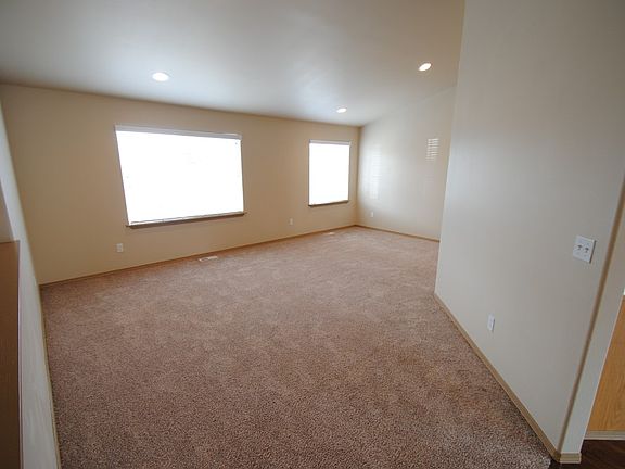 5th image of 19231 Valley View Dr