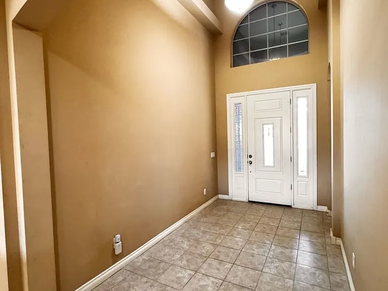 268 E Powell Way — Photo 20