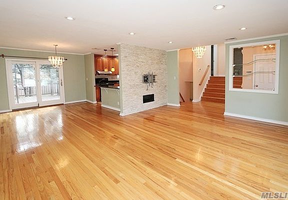 3rd image of 39 Bellwood Dr