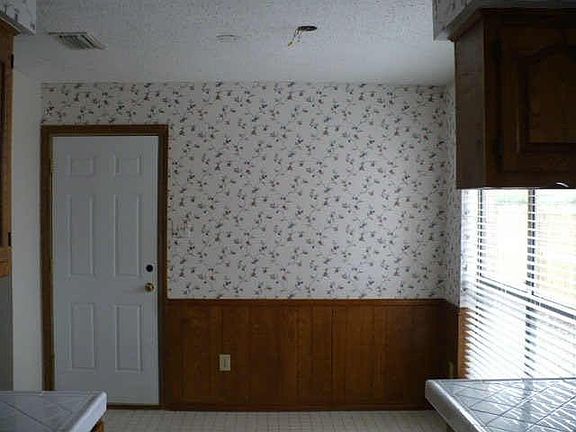3rd image of 1106 Bridle Dr