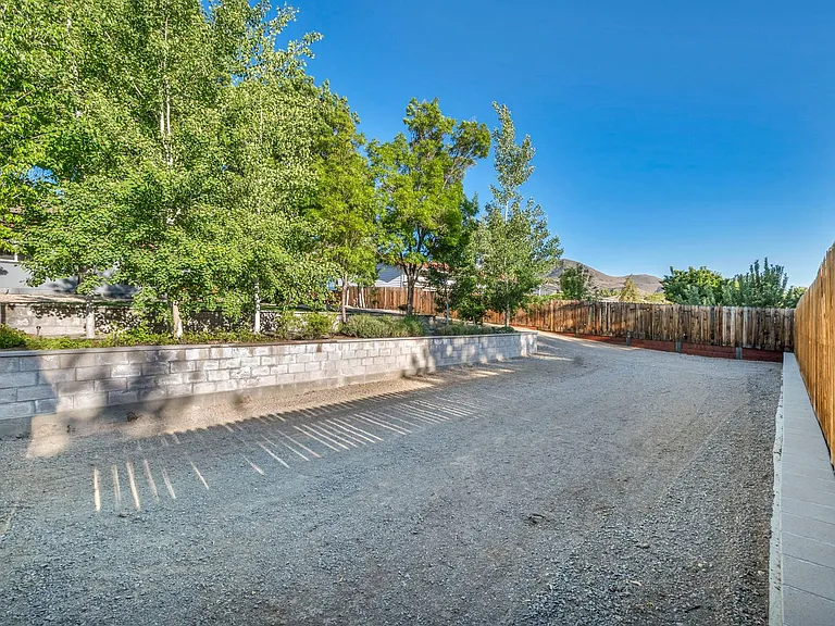 2655 Parkway Dr — Photo 41