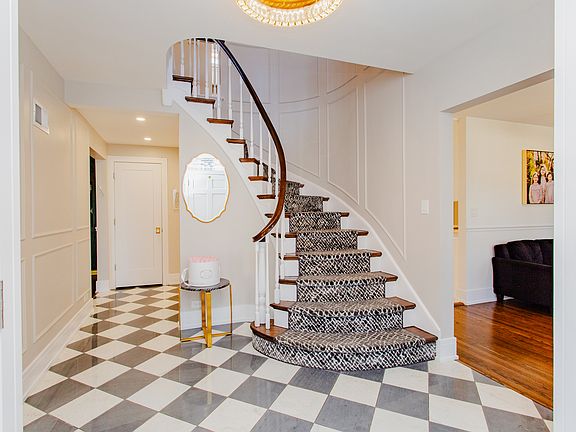 3rd image of 6556 N Drake Ave
