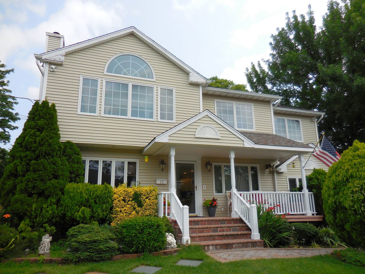 11 Alfan Dr, Sayville, NY 11782 | Zillow