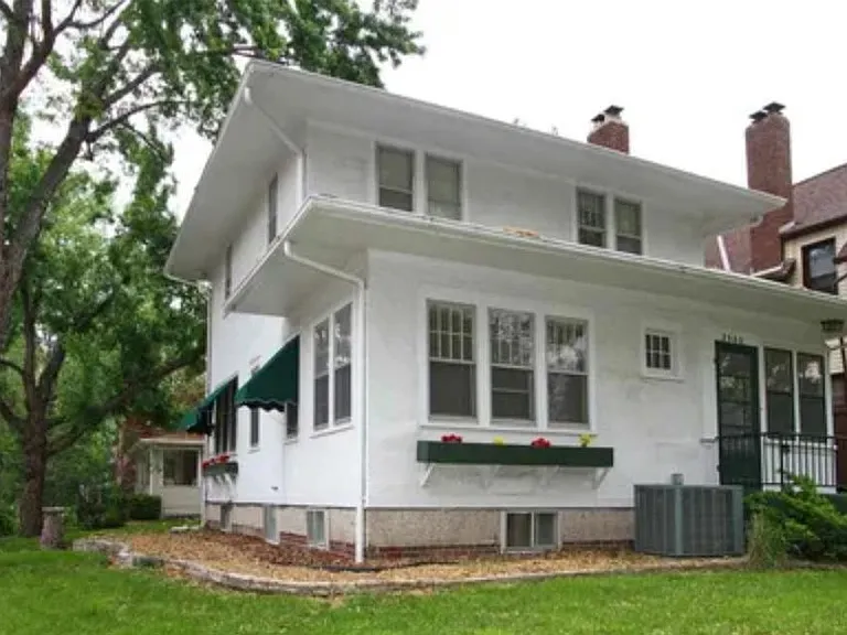 2500 B St — Photo 1