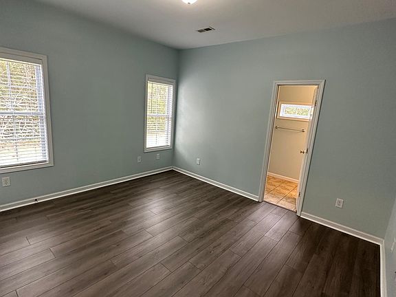 5th image of 537 Bonham Ave