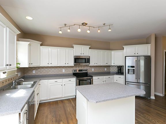 3rd image of 5215 Cloister Dr