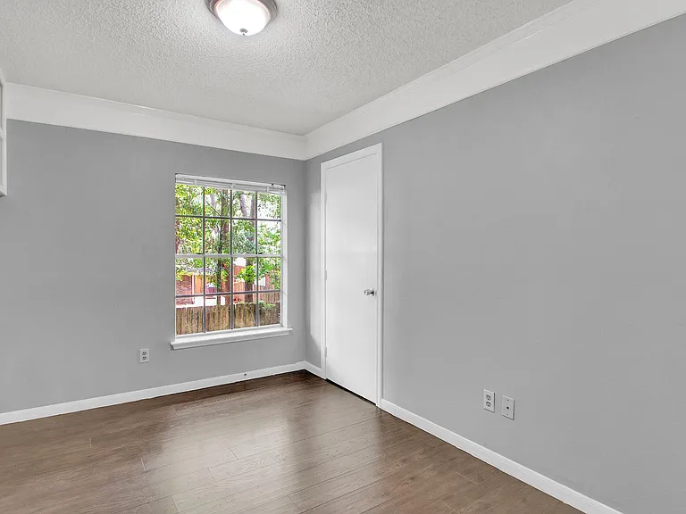 163 Sylvan Forest Dr — Photo 17