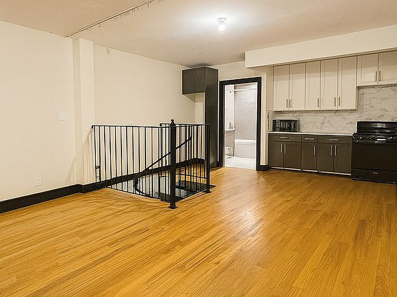 2nd image of 2427 Dean St #1A