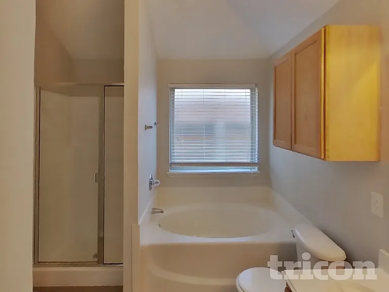 304 Sardius Blvd — Photo 9