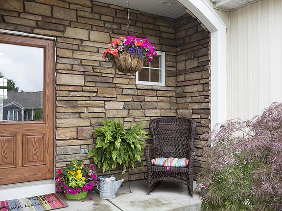 3rd image of 3280 Camrose Dr