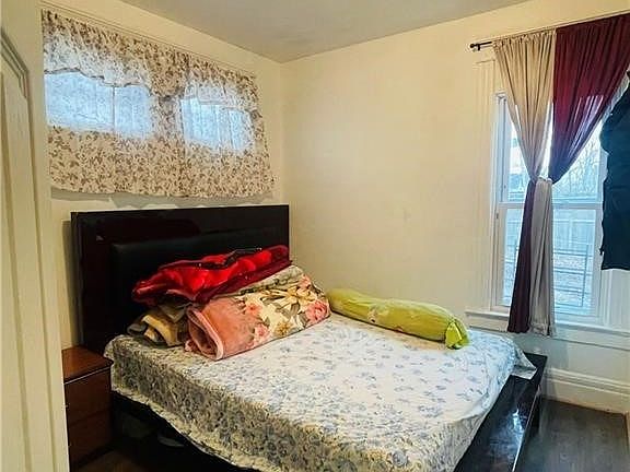 2nd image of 87 Girard Pl