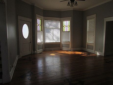 4th image of 912 S College St