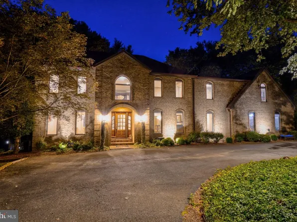 13219 Lantern Hollow Dr, Gaithersburg, MD 20878